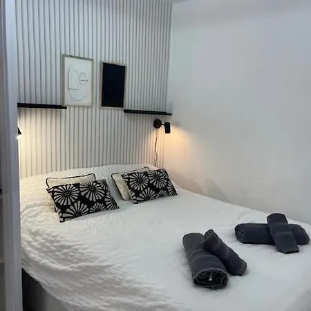 Urban By Unique * Burgo